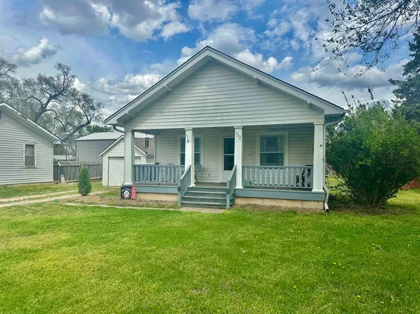 522 S Christian Ave, Moundridge, KS 67107