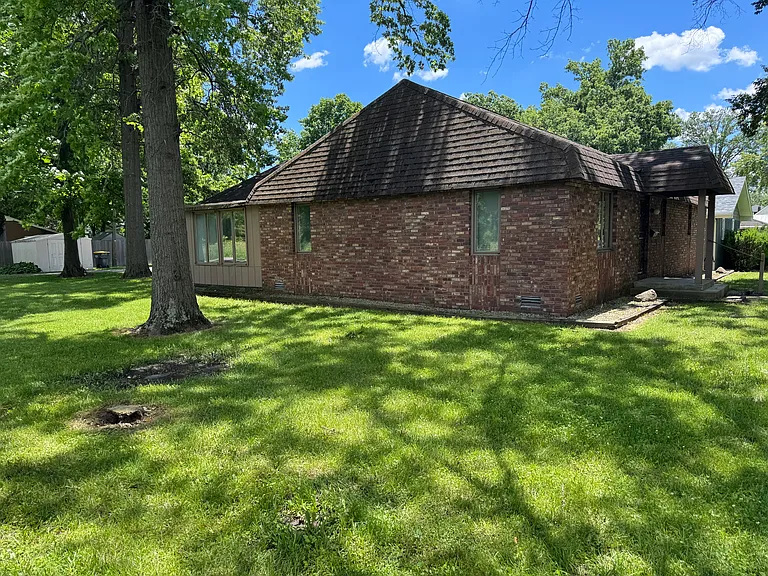 304 Ellenhurst Dr — Photo 12