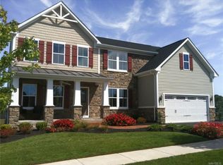39 Pear Tree Ln, Lancaster, NY 14086