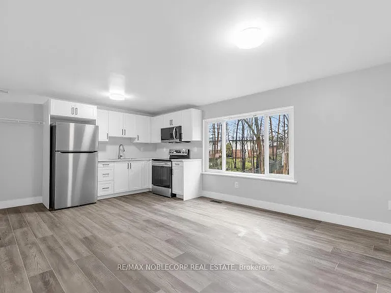 59 Scott Cres #LOWER — Photo 8