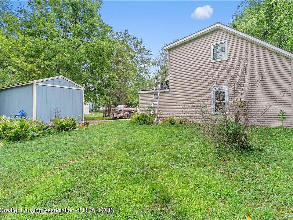 16th image of 1605 Hillcrest St