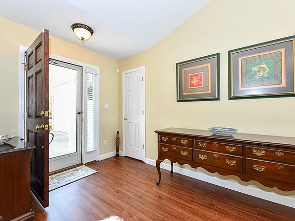 5th image of 1323 Sherwood Dr