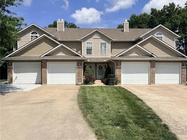 712C SE London Way, Lees Summit, MO 64081