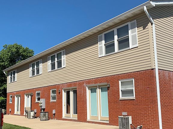 2nd image of 1162 University Dr