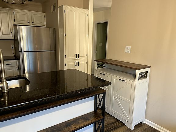 5th image of 307 W High St