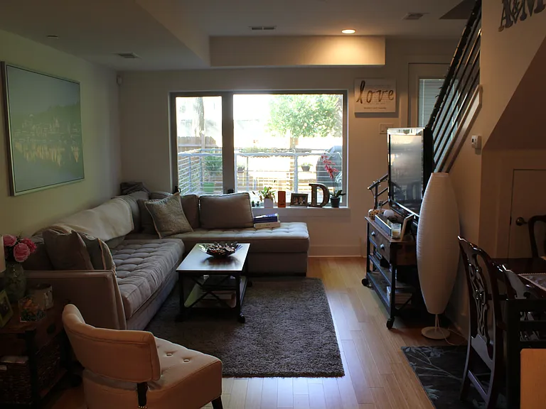 634 N 12th St #22 — Photo 8