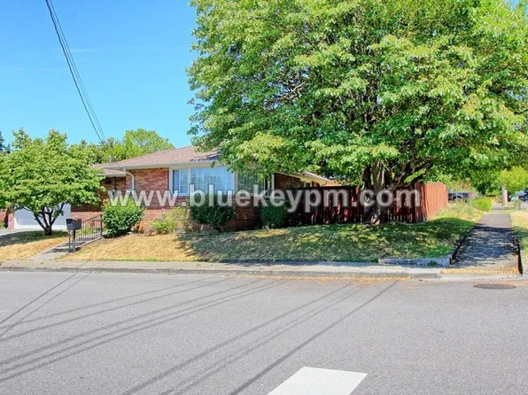 1102 NW 41st St, Vancouver, WA 98660
