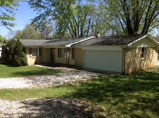 206 Carpenter Dr, Mitchell, IN 47446