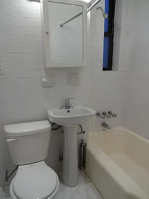 Rented by Salon Realty Corp | media 14