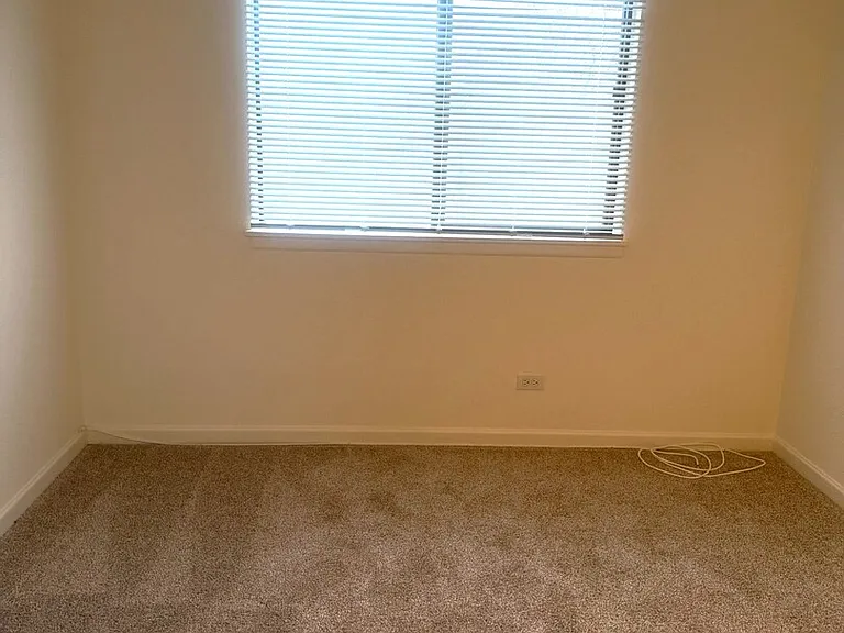 327 Wildberry Ct #D2 — Photo 15