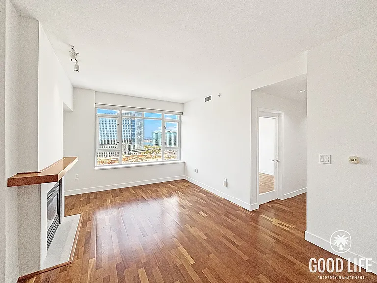 700 W Harbor Dr W #1306 — Photo 7