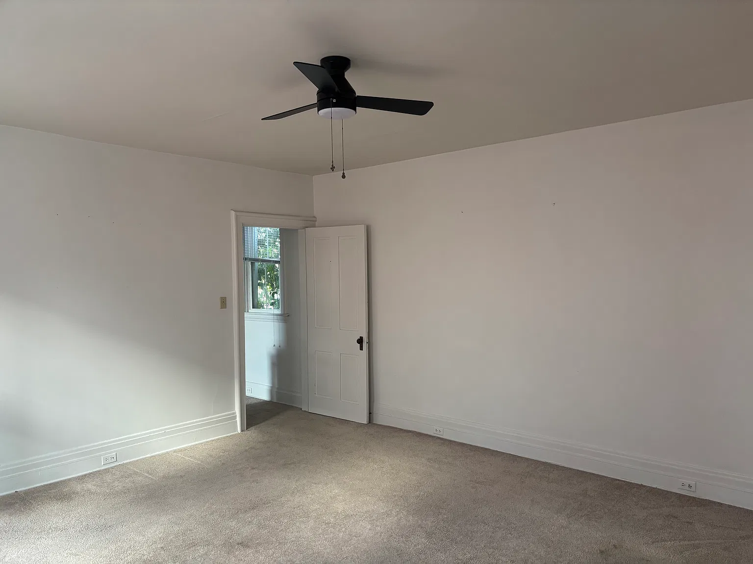 352 Berry Ave — Photo 2