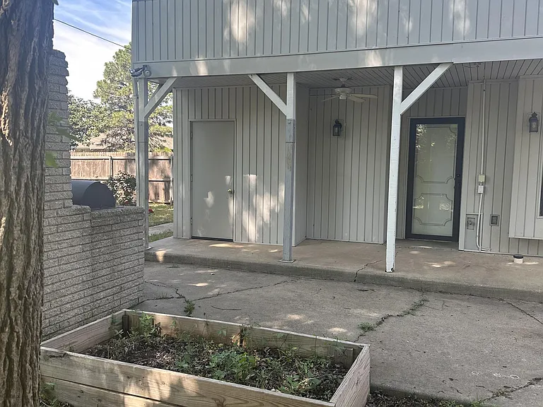 3612 N Drexel Blvd — Photo 6