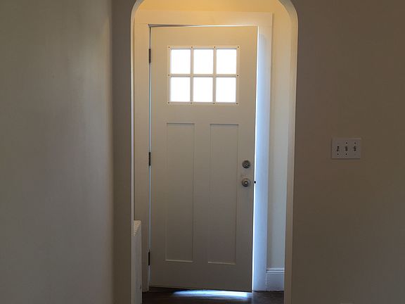 5th image of 44 Iriquois Pl
