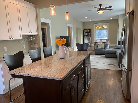 4th image of 3773 Drakewood Dr