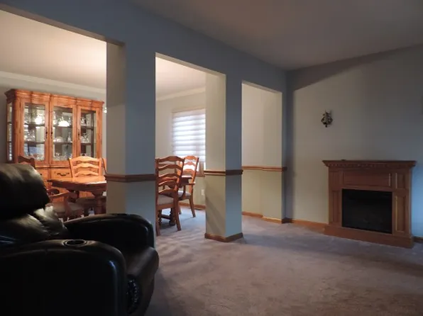 425 Banbury Ave, Elburn, IL 60119