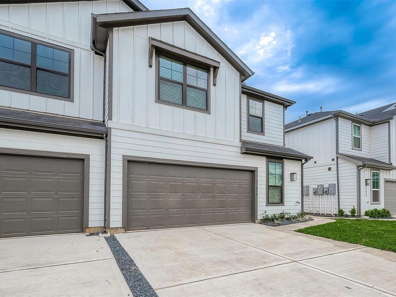 4 bed, 2.5 bath, 2095 sqft, $2,500 — Photo 2