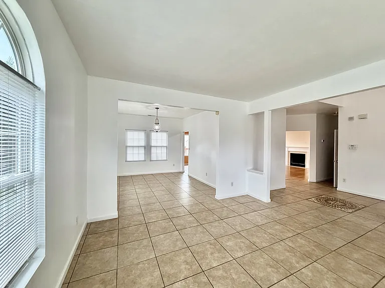 221 Dunn St — Photo 6