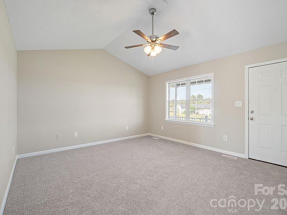 4th image of 1061 Isenhour Ct