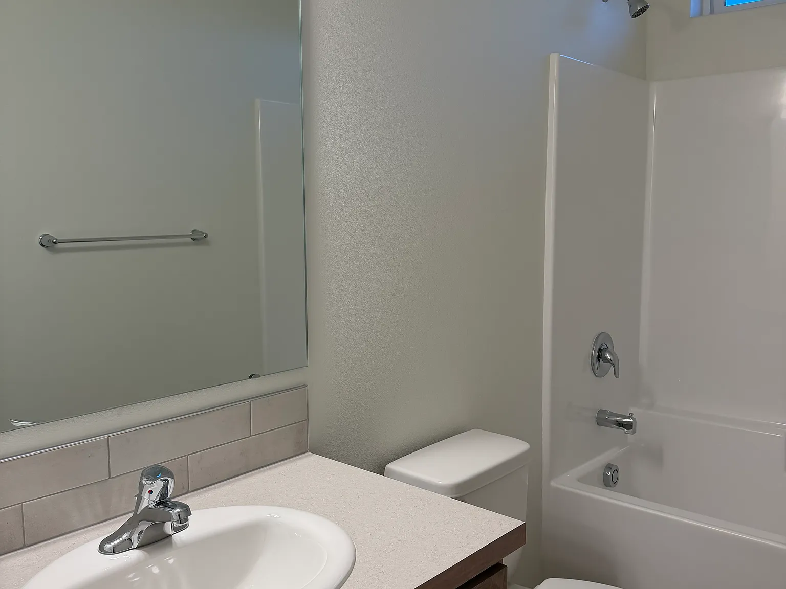 3 bed, 1574 sqft, $2,350 — Photo 3