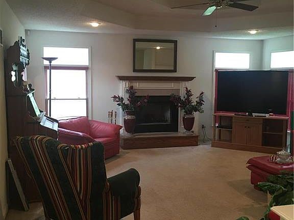 4th image of 3712 S Willis Ave