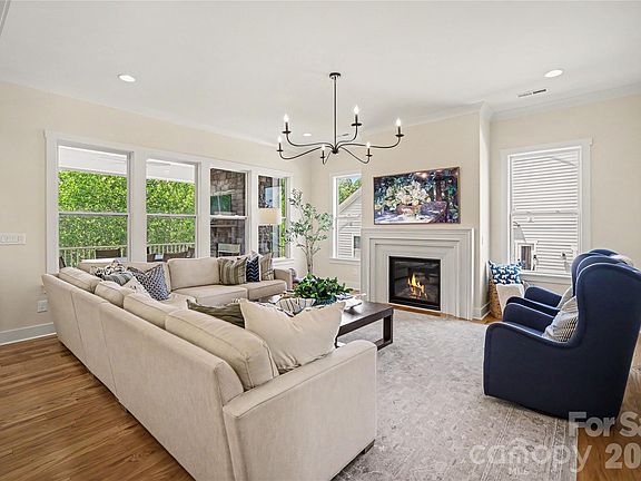 5th image of 2865 Wateran Way