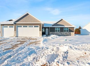 W7087 Jaclyn Ln, Greenville, WI 54942