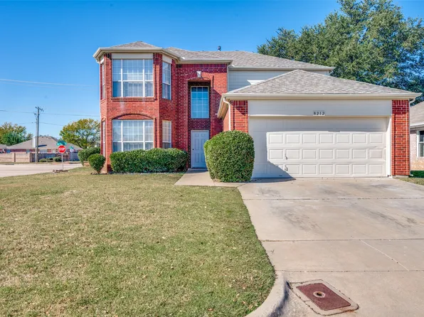8212 Steamboat Ct, Fort Worth, TX 76123