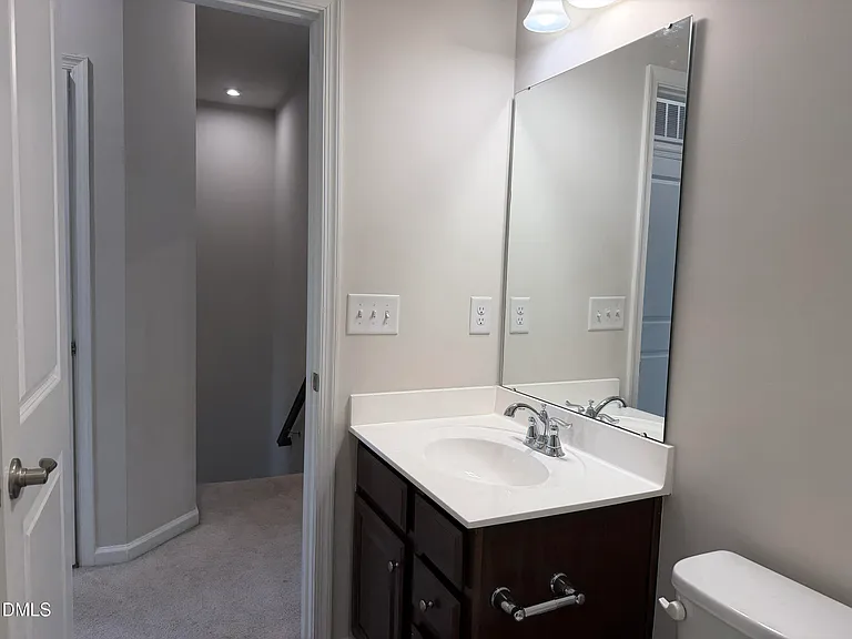 946 Channing Park Cir — Photo 31