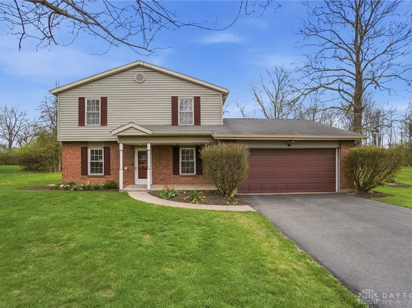 2255 Woodstock Ct, Troy, OH 45373