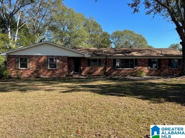 21 Lake Dr, Jemison, AL 35085