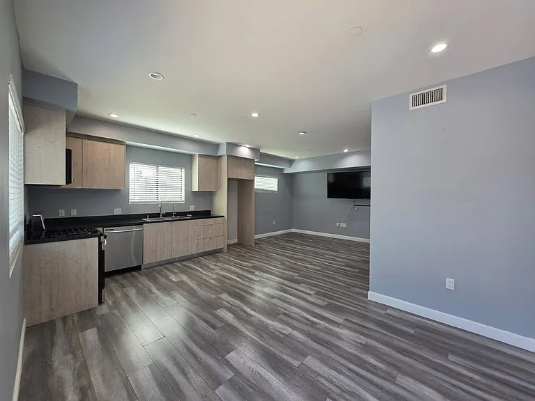 6824 Ben Ave #1 — Photo 23