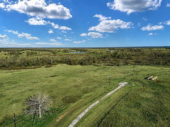 3rd image of 19 County Road 721