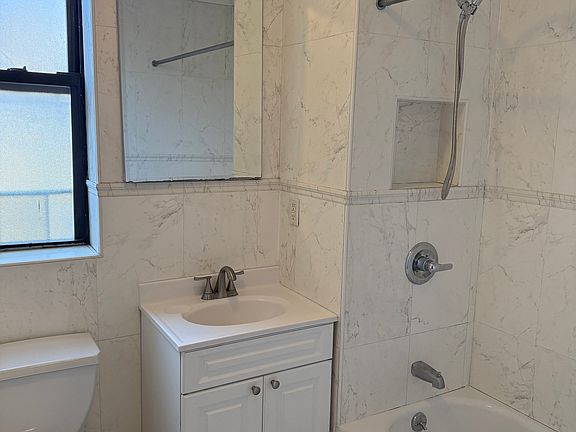 4th image of 250 W 100th St #600