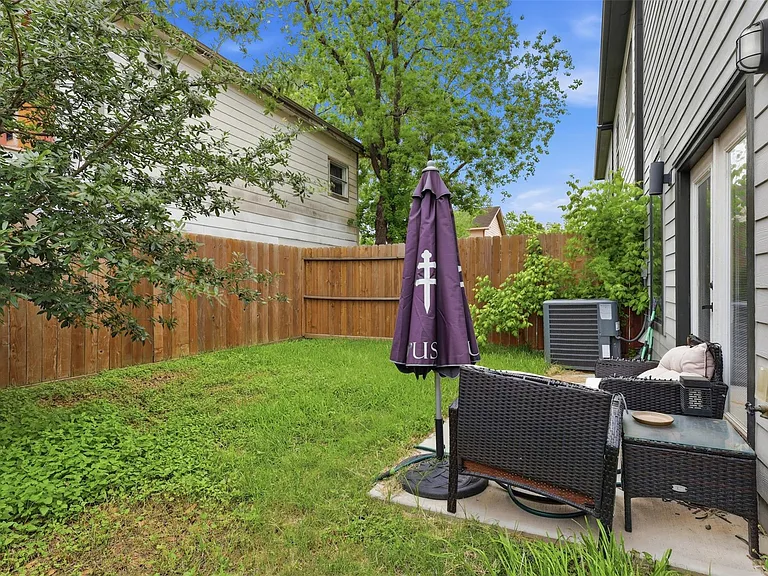 6734 Avenue P — Photo 27