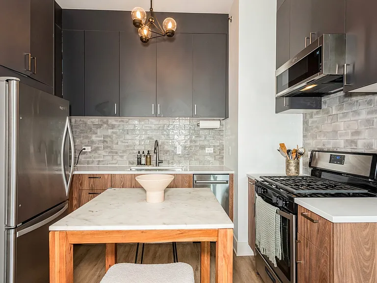 340 W Superior St #1112 — Photo 7