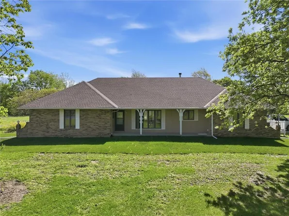 28005 S Belle Plain Rd, Harrisonville, MO 64701