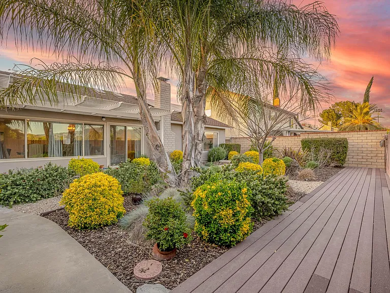 23236 Via Calisero — Photo 37