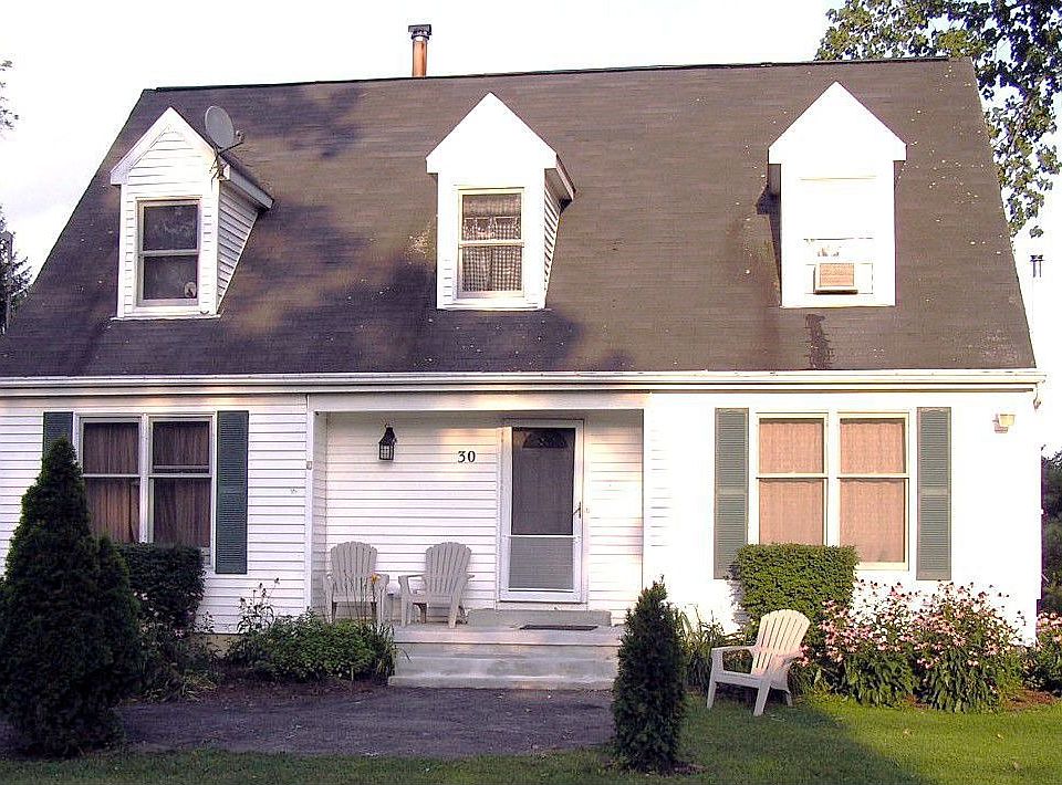 Front View of 30 Colonial Road