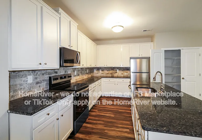 212 Daisy Cir — Photo 4