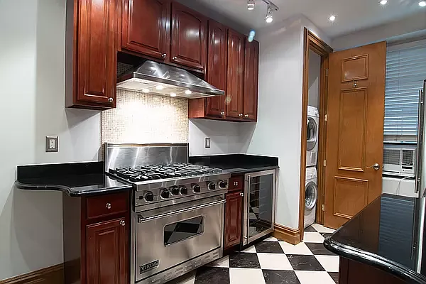 Rented by WAM Partners - William Moses Co. | media 8