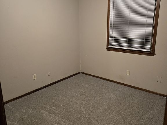 4th image of 1128 N Oliver Ave