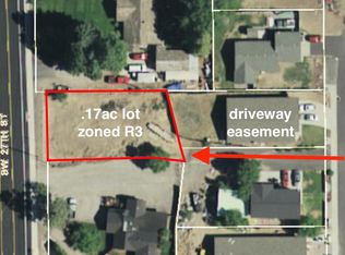 2413 SW 26th St, Redmond, OR 97756