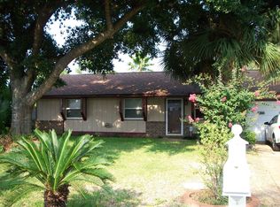 1426 Stanford Rd, Gulf Breeze, FL 32563