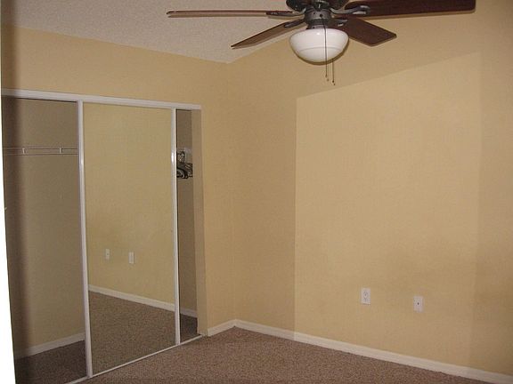 5th image of 433 Fountainhead Cir