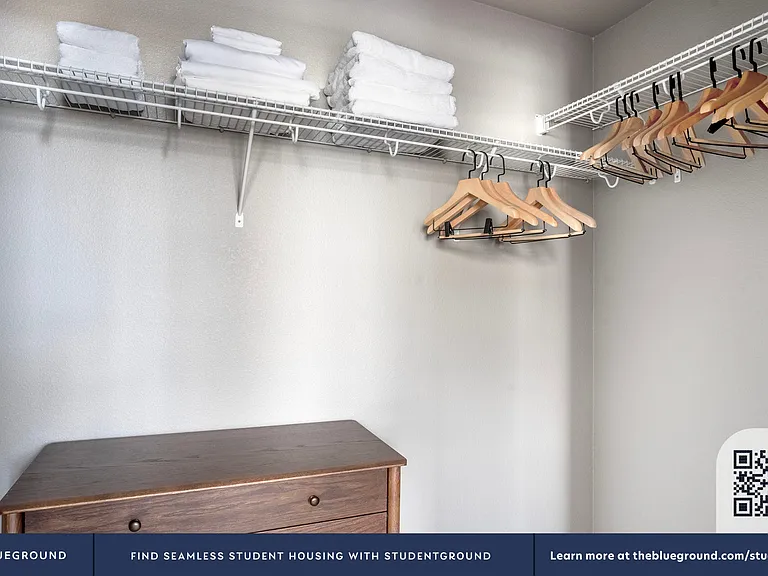 Walk-in Closet