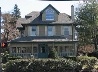 492 River Rd, Fair Haven, NJ 07704