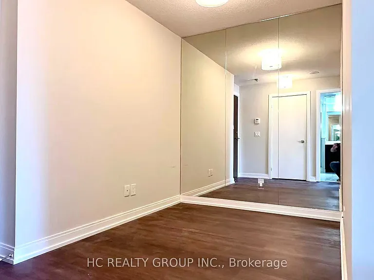 181 Village Green Sq #1415 — Photo 16