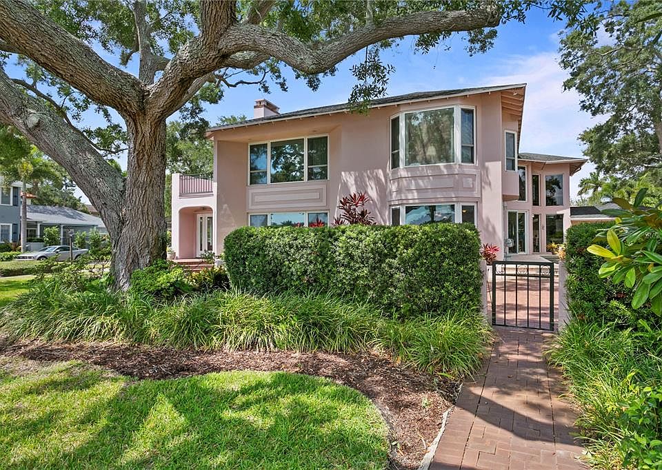 2500 Coffee Pot Blvd NE, Saint Petersburg, FL 33704 MLS U8204170