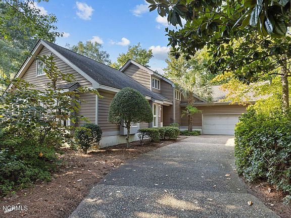 4th image of 705 Lord Granville Drive
